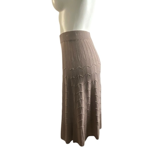 Pure Collection Silk and Cashmere Blend Mini Chevron Skirt - Picture 3 of 12